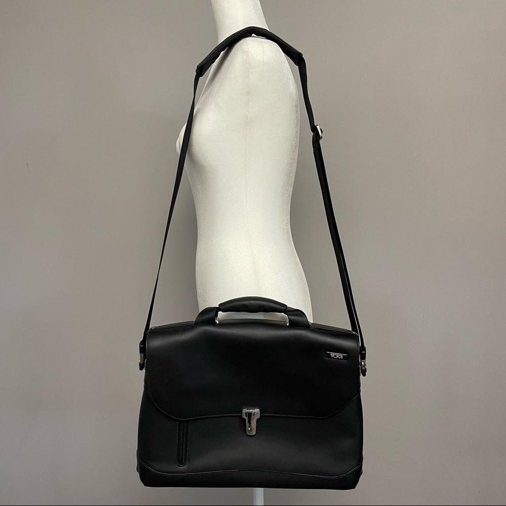 Tumi Black Leather Formula T Collection Coupe Slim Brief Top-Loading Briefcase - Picture 16 of 16